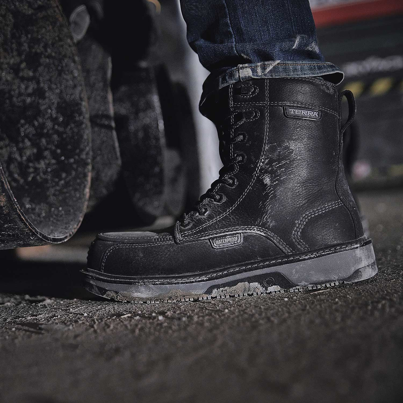 Men's Terra Ironstone 8" Waterproof Composite Toe Safety Work Boot image number 10